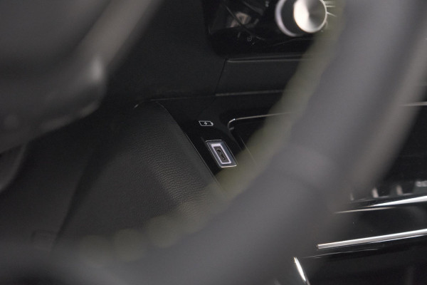 Peugeot 2008 Hybrid 145 e-DCS6 GT | Camera | Apple Carplay | Parkeersensoren