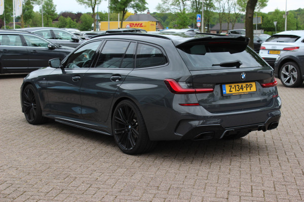 BMW 3 Serie Touring 330i High Exe. M Sport / M340 uitgevoerd / Leder&Alcantara / CarPlay / 19'' / Parkeerhulp V+A / Stoelverwarming / Sportstoelen / DAB / Cruise Control