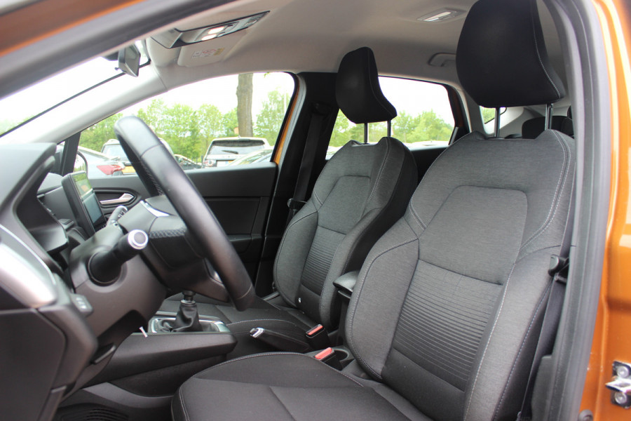 Renault Captur 1.0 TCe 90 Zen / Trekhaak / Camera / Navigatie / 17'' / Keyless / DAB / Cruise Control / Parkeerhulp V+A