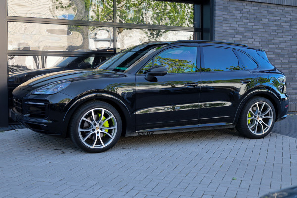Porsche Cayenne 3.0 E-Hybrid Platinum Edition | PANO | 22 INCH | BOSE | 360 | MEMORY | LUCHTVERING | SPORT CRHONO | KEYLESS |