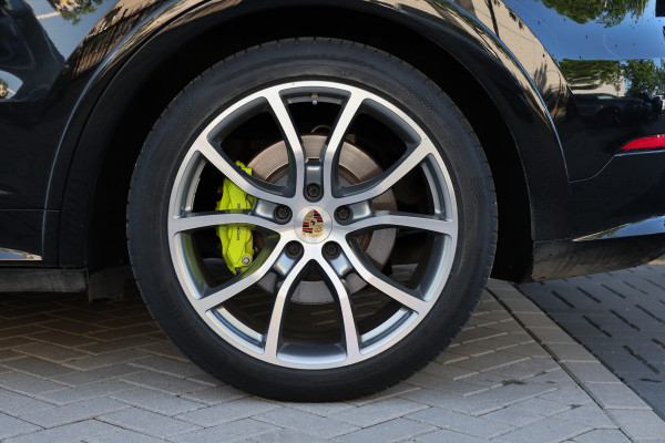 Porsche Cayenne 3.0 E-Hybrid Platinum Edition | PANO | 22 INCH | BOSE | 360 | MEMORY | LUCHTVERING | SPORT CRHONO | KEYLESS |