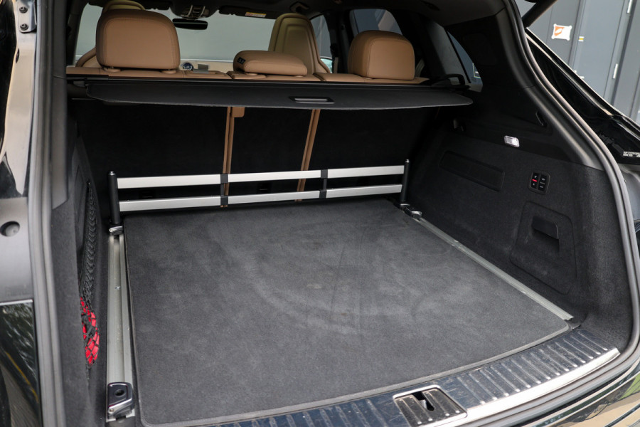 Porsche Cayenne 3.0 E-Hybrid Platinum Edition | PANO | 22 INCH | BOSE | 360 | MEMORY | LUCHTVERING | SPORT CRHONO | KEYLESS |