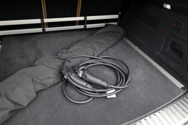 Porsche Cayenne 3.0 E-Hybrid Platinum Edition | PANO | 22 INCH | BOSE | 360 | MEMORY | LUCHTVERING | SPORT CRHONO | KEYLESS |