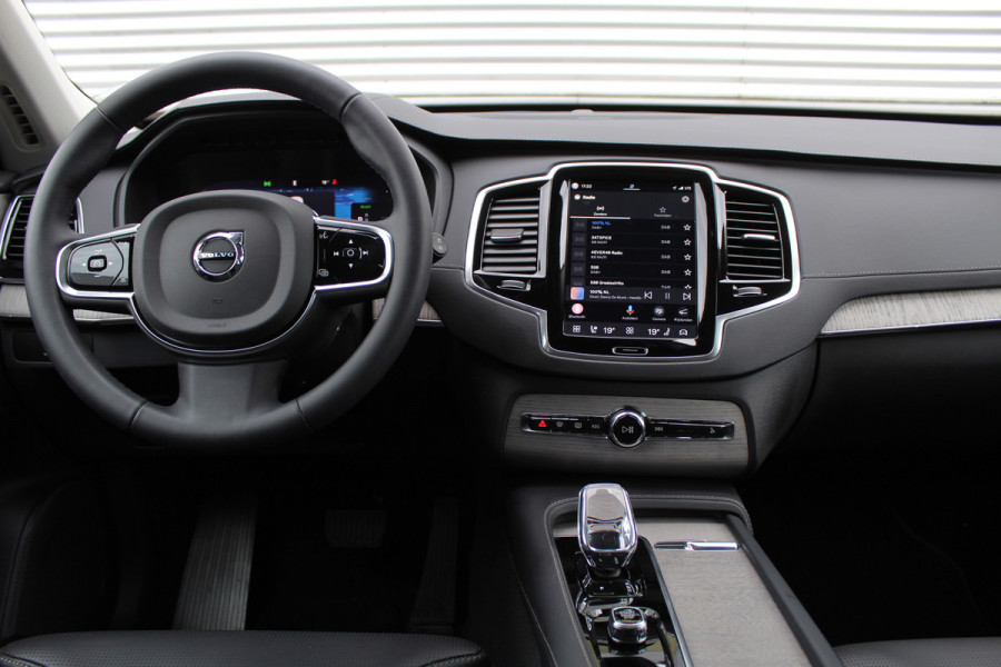 Volvo XC90 2.0 T8 AWD Plus Bright | Luchtvering | 22" | Panoramadak | Leder | BLIS