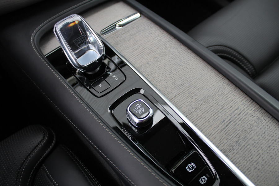 Volvo XC90 2.0 T8 AWD Plus Bright | Luchtvering | 22" | Panoramadak | Leder | BLIS