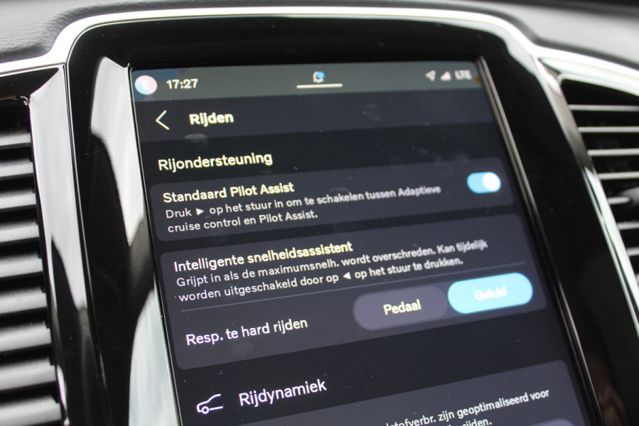 Volvo XC90 2.0 T8 AWD Plus Bright | Luchtvering | 22" | Panoramadak | Leder | BLIS