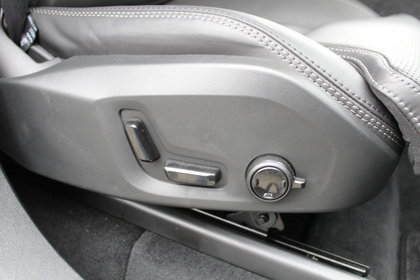 Volvo XC90 2.0 T8 AWD Plus Bright | Luchtvering | 22" | Panoramadak | Leder | BLIS