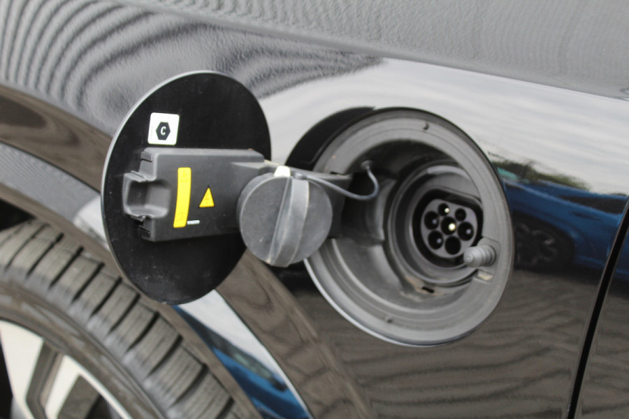 Volvo XC90 2.0 T8 AWD Plus Bright | Luchtvering | 22" | Panoramadak | Leder | BLIS