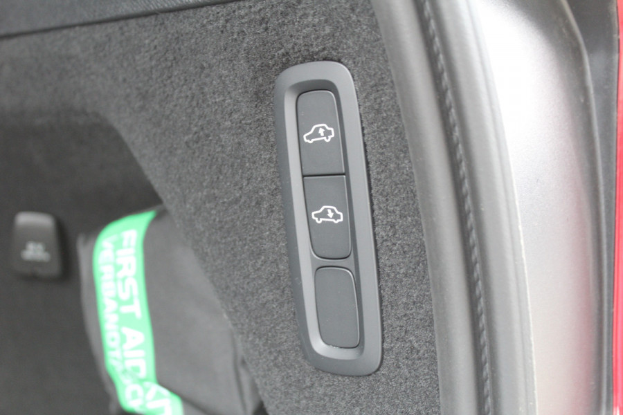 Volvo XC90 2.0 T8 AWD Plus Bright | Luchtvering | 22" | Panoramadak | Leder | BLIS