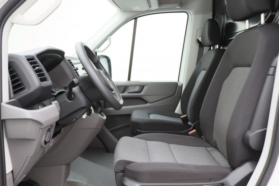 Volkswagen Crafter 35 2.0 TDI DSG 177 PK L3H2 Airco, LED, Camera, ACC, Apple Carplay, Verwarmde Stoelen, Trekhaak