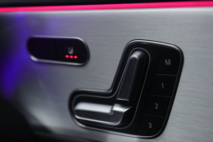 Mercedes-Benz A-Klasse AMG 35 4MATIC PANO/CARPLAY/MEMORYST/SFEER/VOL