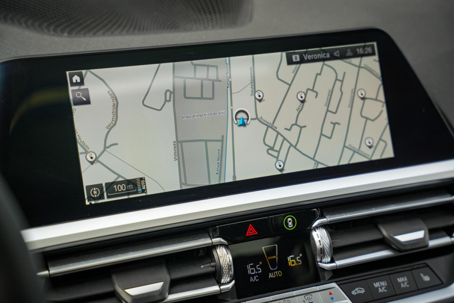 BMW 3 Serie Touring 330e High Executive M Sport Panodak Harman Kardon HUD Leer Alcantara