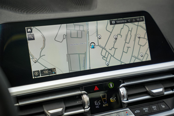 BMW 3 Serie Touring 330e High Executive M Sport Panodak Harman Kardon HUD Leer Alcantara