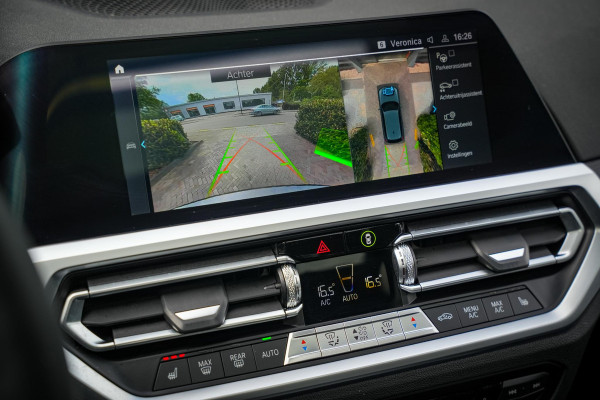 BMW 3 Serie Touring 330e High Executive M Sport Panodak Harman Kardon HUD Leer Alcantara