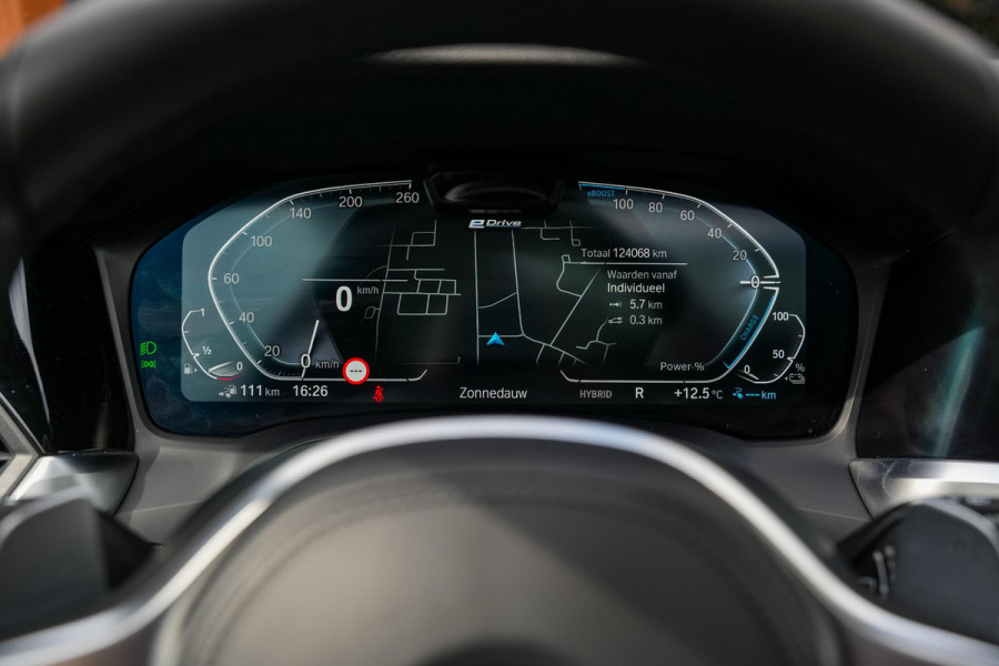 BMW 3 Serie Touring 330e High Executive M Sport Panodak Harman Kardon HUD Leer Alcantara