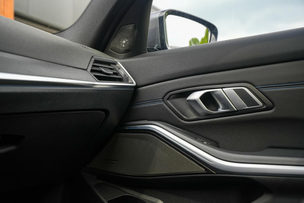 BMW 3 Serie Touring 330e High Executive M Sport Panodak Harman Kardon HUD Leer Alcantara