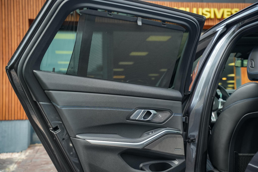 BMW 3 Serie Touring 330e High Executive M Sport Panodak Harman Kardon HUD Leer Alcantara