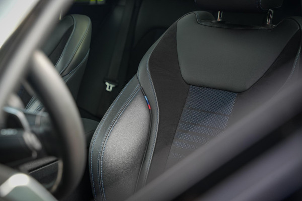 BMW 3 Serie Touring 330e High Executive M Sport Panodak Harman Kardon HUD Leer Alcantara