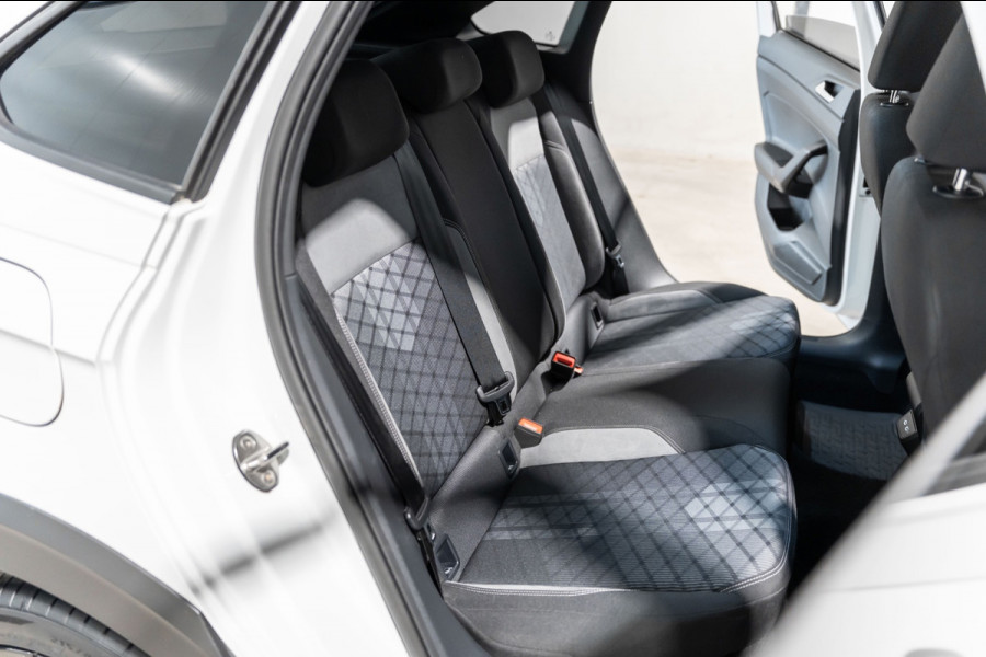 Volkswagen Taigo 1.0 TSI R-Line DSG PANO IQ
