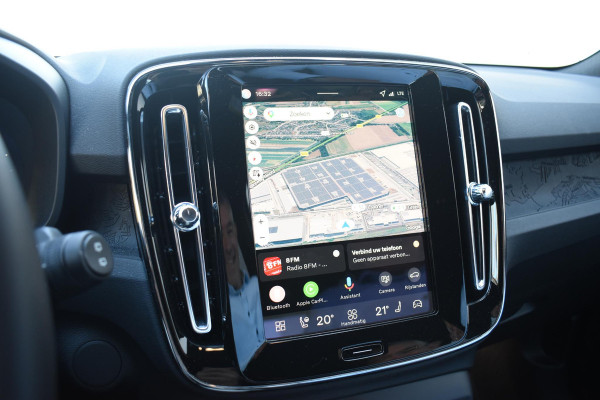 Volvo EX40 252PK Single Extended Range Core Business 82 kWh / Navigatie / Camera / Stuur & Stoelverwarming / Harman Kardon / Getinte Ramen / LM Velgen /