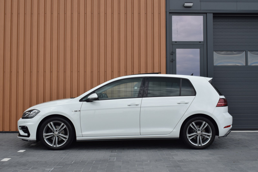 Volkswagen Golf 1.5 TSI 150pk DSG R-line | Pano | Virtual | LED | Dynaudio