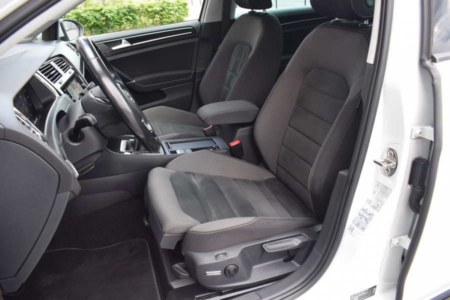 Volkswagen Golf 1.5 TSI 150pk DSG R-line | Pano | Virtual | LED | Dynaudio