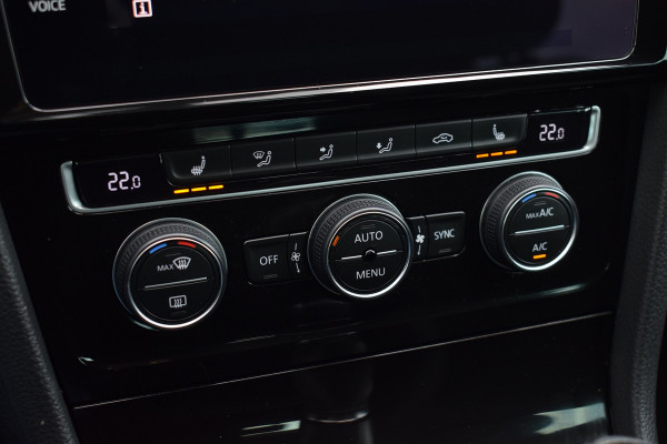 Volkswagen Golf 1.5 TSI 150pk DSG R-line | Pano | Virtual | LED | Dynaudio