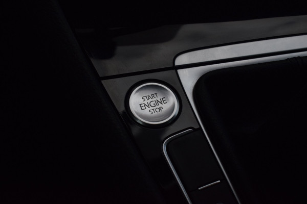 Volkswagen Golf 1.5 TSI 150pk DSG R-line | Pano | Virtual | LED | Dynaudio