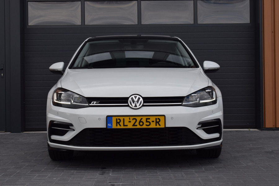 Volkswagen Golf 1.5 TSI 150pk DSG R-line | Pano | Virtual | LED | Dynaudio