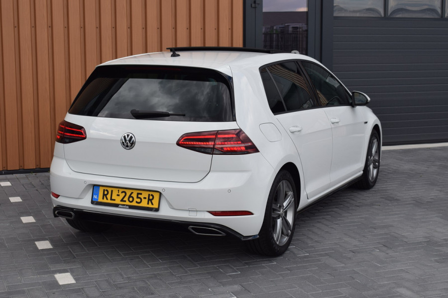 Volkswagen Golf 1.5 TSI 150pk DSG R-line | Pano | Virtual | LED | Dynaudio