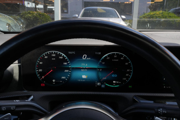 Mercedes-Benz CLA-Klasse Shooting Brake 250 e Premium Plus AMG Panoramadak Widescreen Camera LED