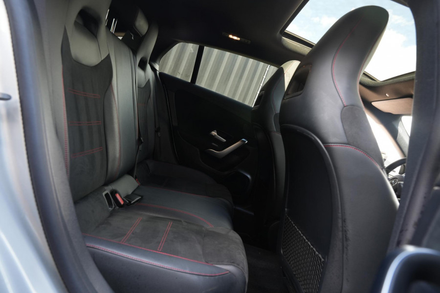 Mercedes-Benz CLA-Klasse Shooting Brake 250 e Premium Plus AMG Panoramadak Widescreen Camera LED