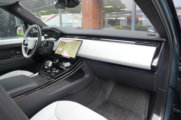 Land Rover Range Rover Sport 3.0 P510e First Edition Panoramadak Massage Meridian HeadUp Ambient 22''LM