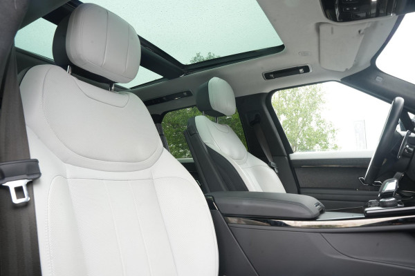 Land Rover Range Rover Sport 3.0 P510e First Edition Panoramadak Massage Meridian HeadUp Ambient 22''LM