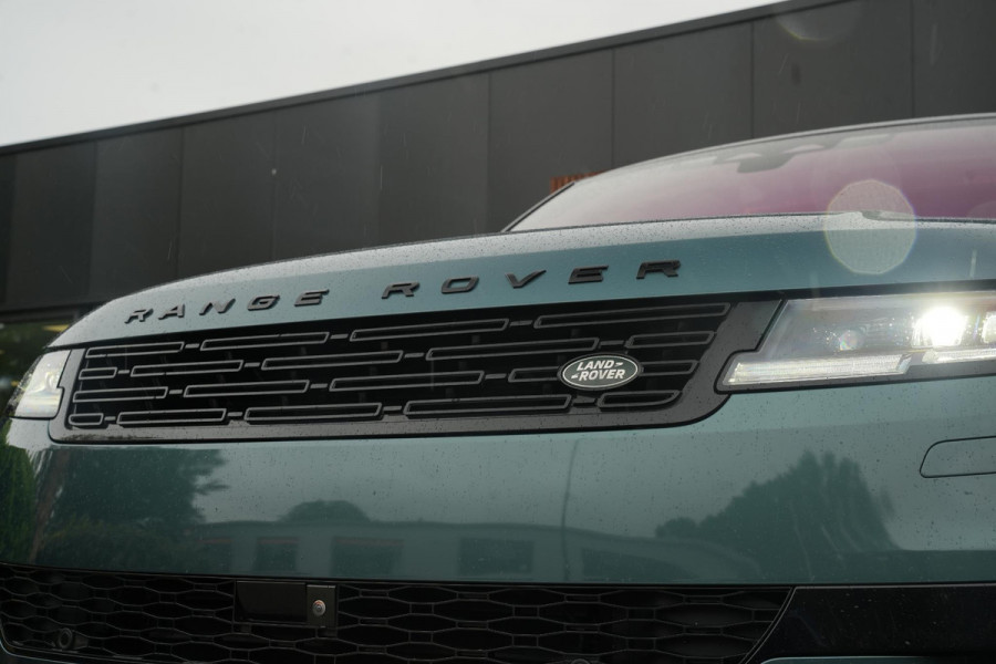 Land Rover Range Rover Sport 3.0 P510e First Edition Panoramadak Massage Meridian HeadUp Ambient 22''LM