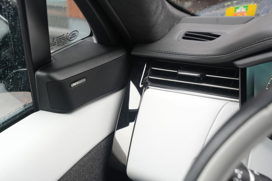 Land Rover Range Rover Sport 3.0 P510e First Edition Panoramadak Massage Meridian HeadUp Ambient 22''LM
