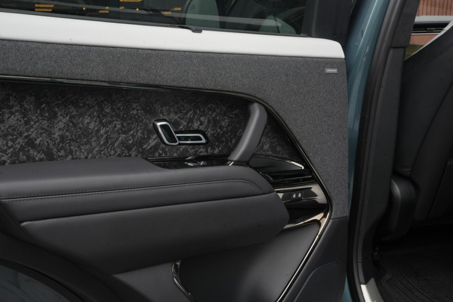 Land Rover Range Rover Sport 3.0 P510e First Edition Panoramadak Massage Meridian HeadUp Ambient 22''LM
