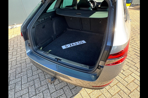 Škoda Superb Combi 1.5 TSI ACT * Sideassistent * Memory * Trekhaak * Achterbank verwarmd *