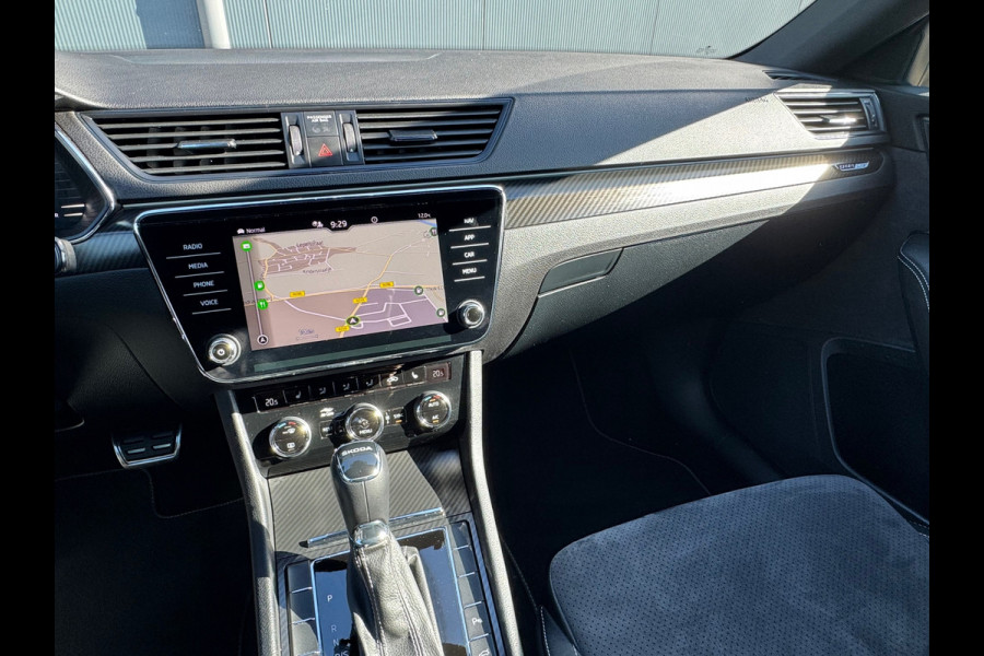 Škoda Superb Combi 1.5 TSI ACT * Sideassistent * Memory * Trekhaak * Achterbank verwarmd *