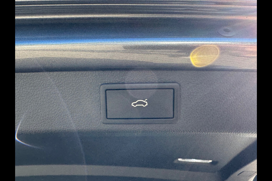Škoda Superb Combi 1.5 TSI ACT * Sideassistent * Memory * Trekhaak * Achterbank verwarmd *