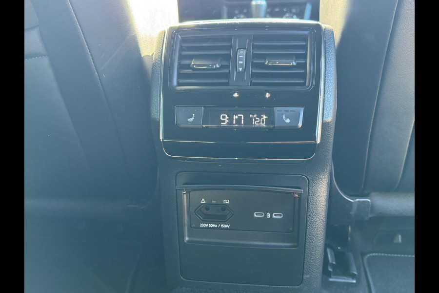 Škoda Superb Combi 1.5 TSI ACT * Sideassistent * Memory * Trekhaak * Achterbank verwarmd *