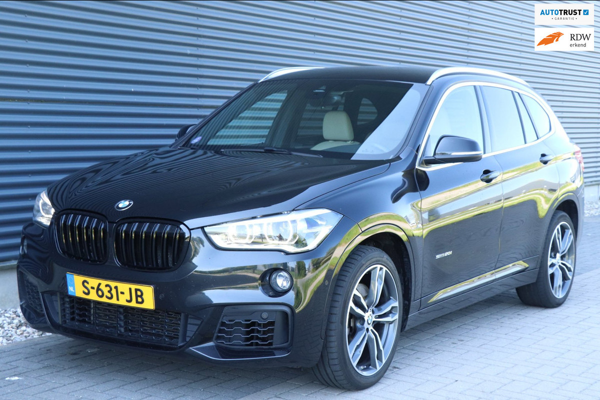 BMW X1 SDrive20i High Executive | M-Pakket