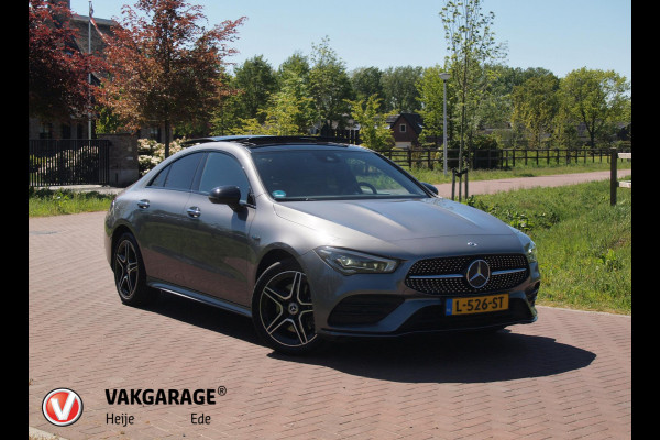 Mercedes-Benz CLA-Klasse 250 e Business Solution AMG Limited | Panoramadak | Camera | Sfeerverlichting | Apple Carplay |