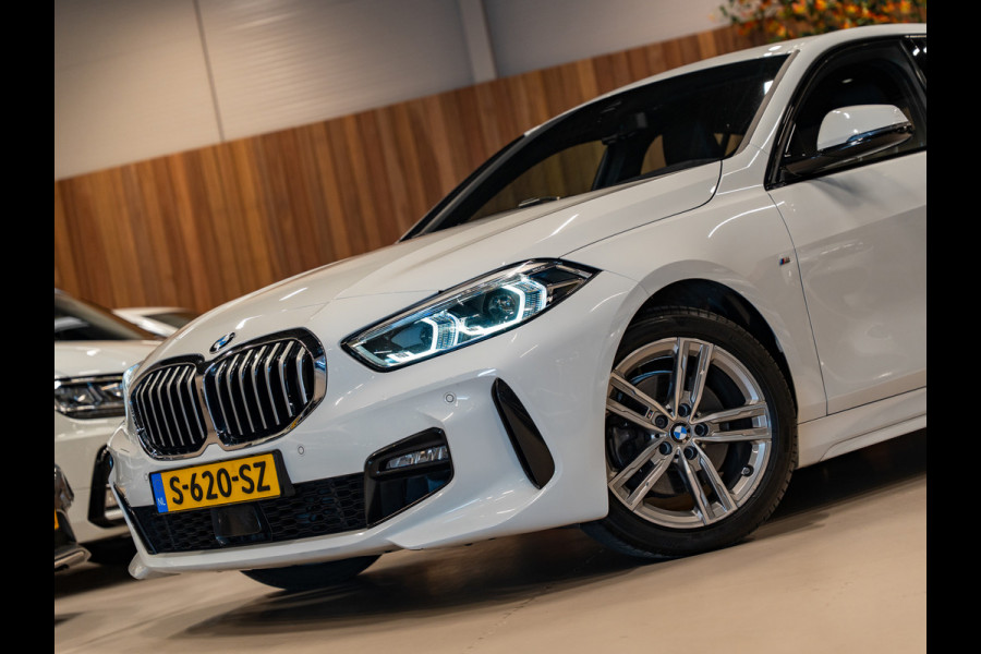 BMW 1-serie 118i M Sport High Executive, Apple Carplay, Digi Dash, Voll Led, Navi, Cruise, Amiënte Light, PDC, Volledig Onderhoud