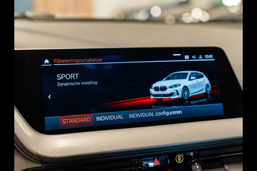 BMW 1-serie 118i M Sport High Executive, Apple Carplay, Digi Dash, Voll Led, Navi, Cruise, Amiënte Light, PDC, Volledig Onderhoud