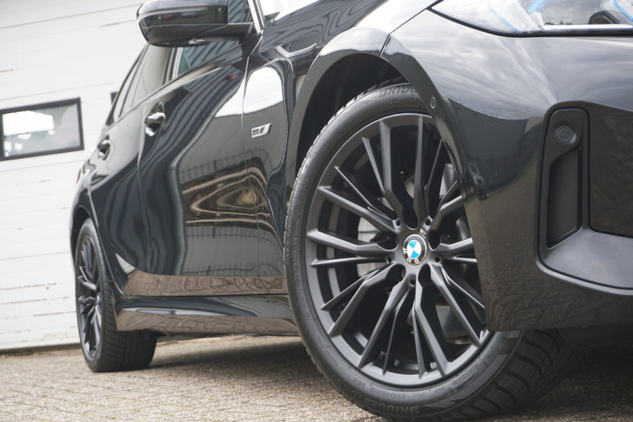 BMW 3 Serie Touring 320e LCI M-Sport Pro | ADAPTIVE LED | ACC | HEAD-UP | STOELVERW. | CAMERA |