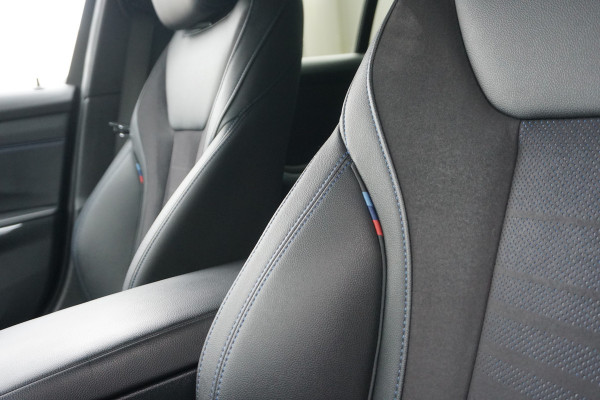 BMW 3 Serie Touring 320e LCI M-Sport Pro | ADAPTIVE LED | ACC | HEAD-UP | STOELVERW. | CAMERA |