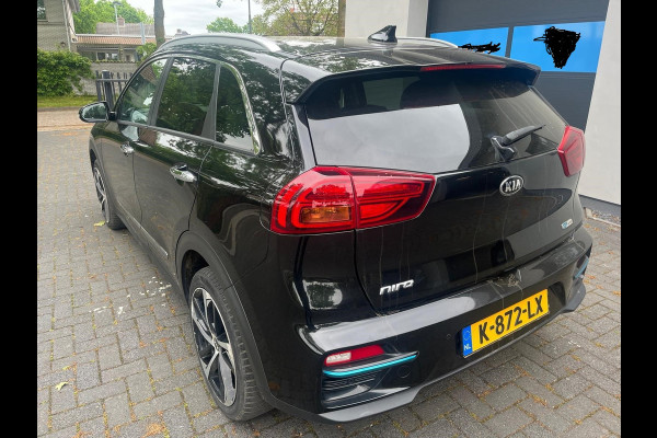 Kia e-Niro ExecutiveLine 64 kWh AIRCO I 3 FASEN OPLADER I LEDER INTERIEUR I NAV I COMPLETE UITVOERING