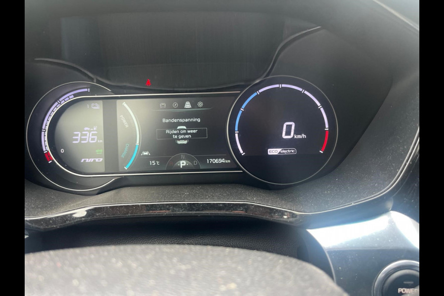 Kia e-Niro ExecutiveLine 64 kWh AIRCO I 3 FASEN OPLADER I LEDER INTERIEUR I NAV I COMPLETE UITVOERING