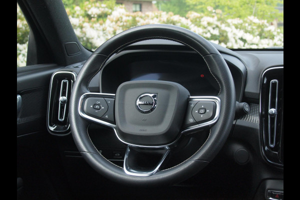 Volvo XC40 Recharge P8 AWD R-Design | Camera | Warmtepomp | Apple Carplay | Cruise Control |